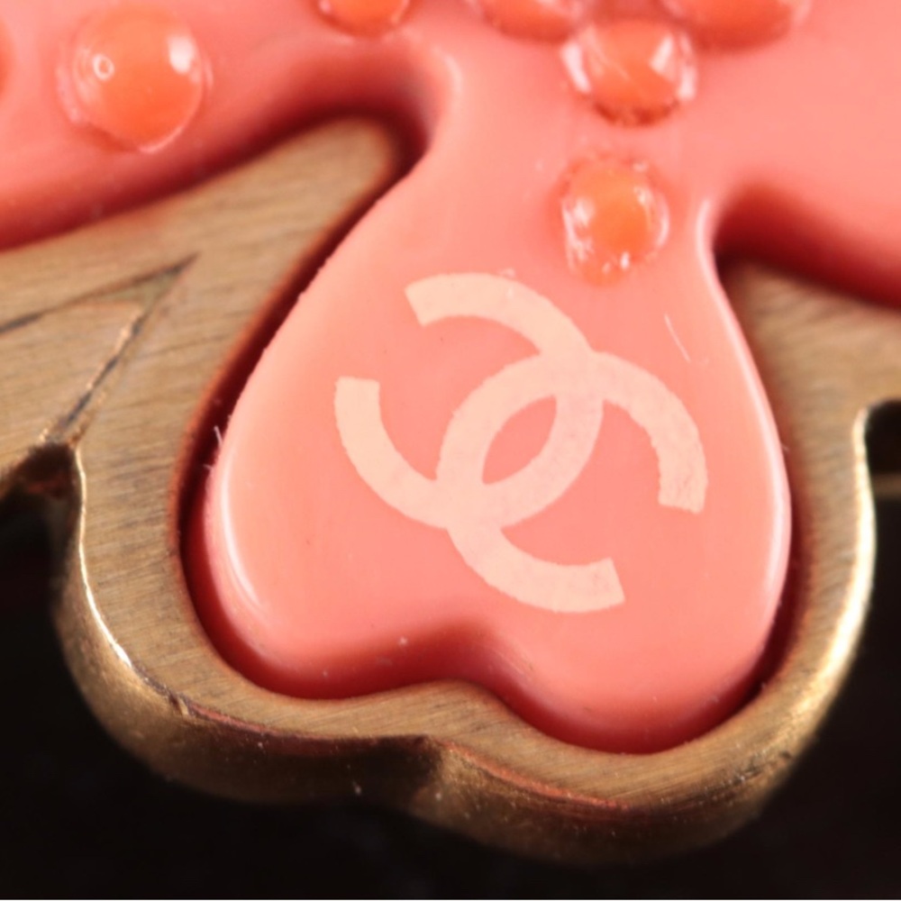 CHANEL CC Clover Pink and Gold Toned Clip Earrings - Picture 2 of 4
